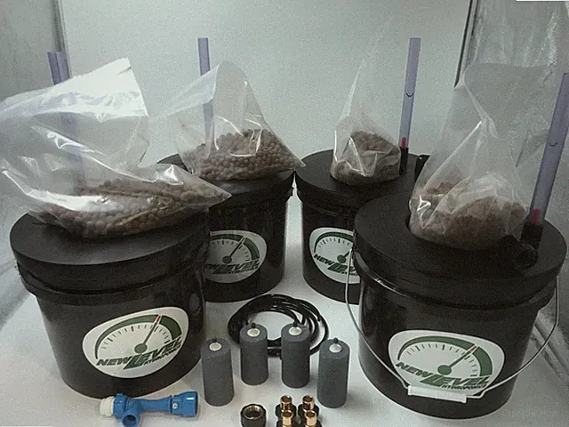 New Level Hydroponics - 4 Bucket Deluxe DWC System w/ Venturi water change